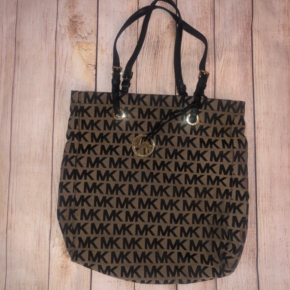 Michael Kors Signature Jacquard North South Tote - Picture 5 of 8